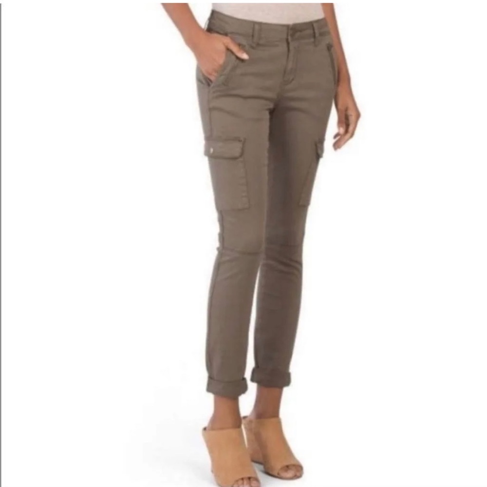 Ashley Mason army green cargo pants. Size 7/28, fits like a small or a 2